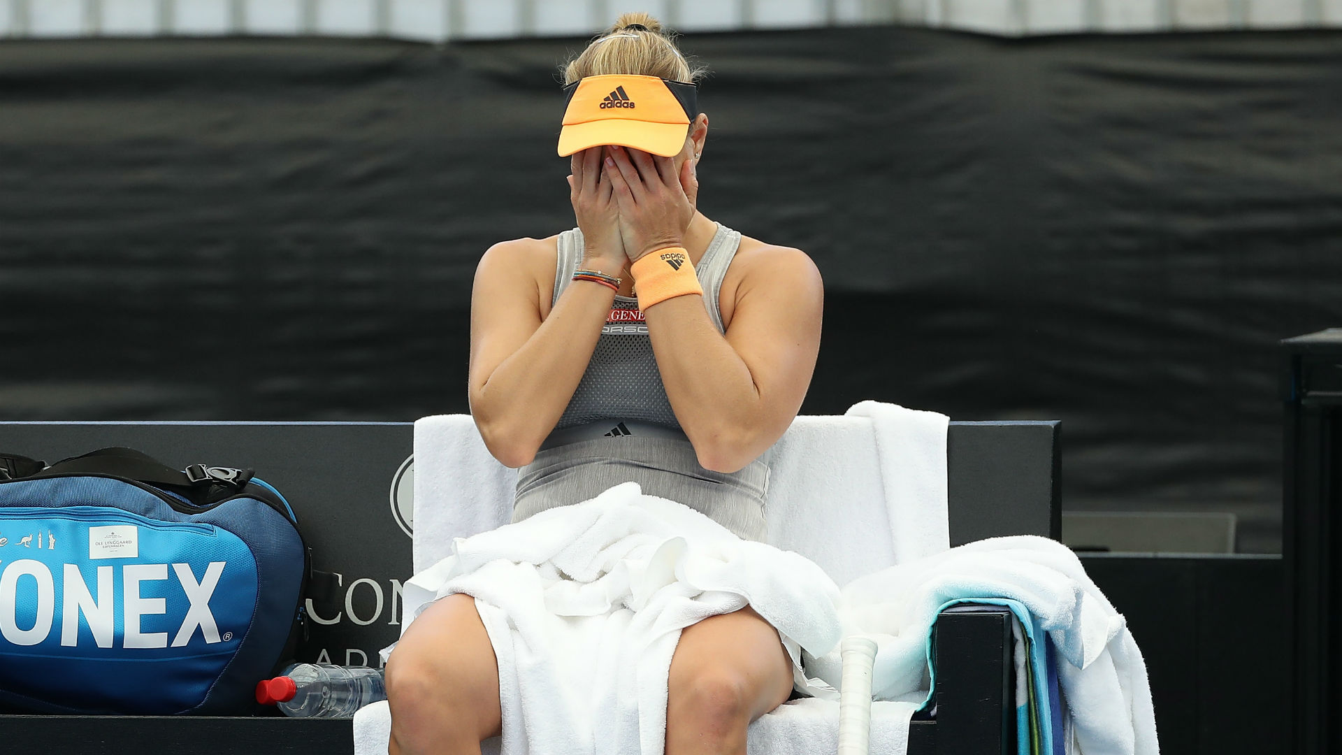 Kerber head in hands