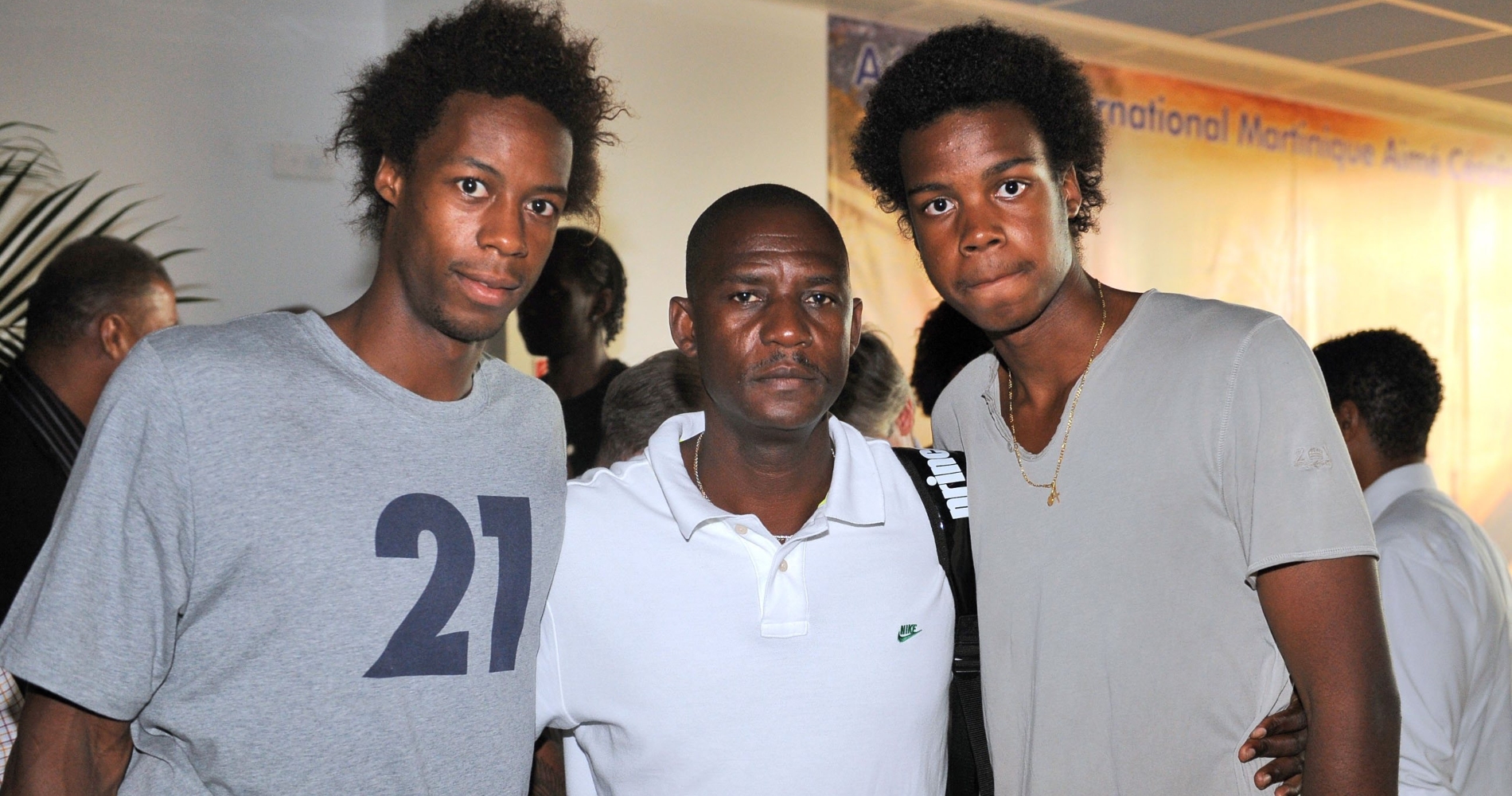 Gaël Monfils with his father Rufin and his brother Daryl in 2009 ...