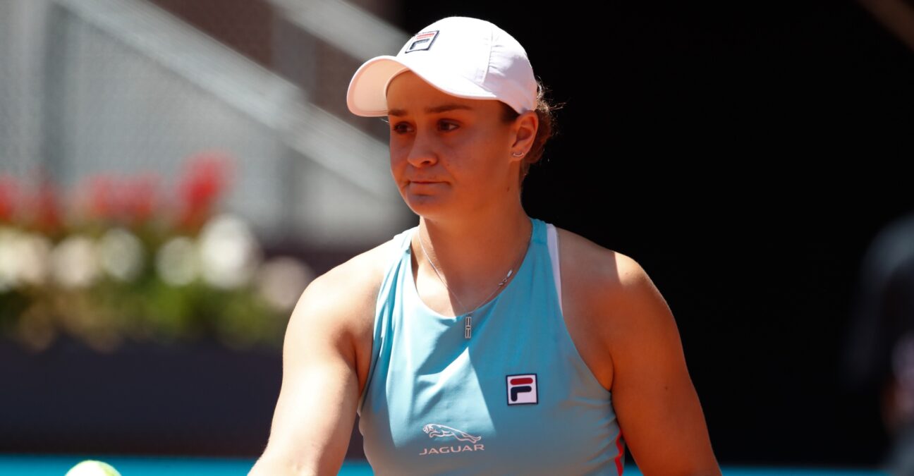 Alert Ashleigh Barty Retires Mid Match Against Linette Tennis Majors