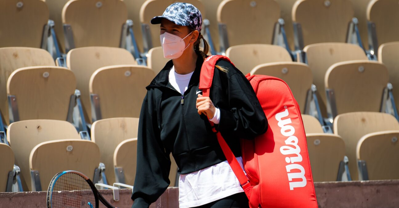 Victoria Azarenka wearing a mask