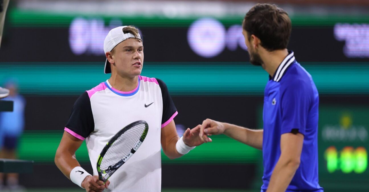 Holger Rune Daniil Medvedev Indian Wells 2024 poignée de main tension